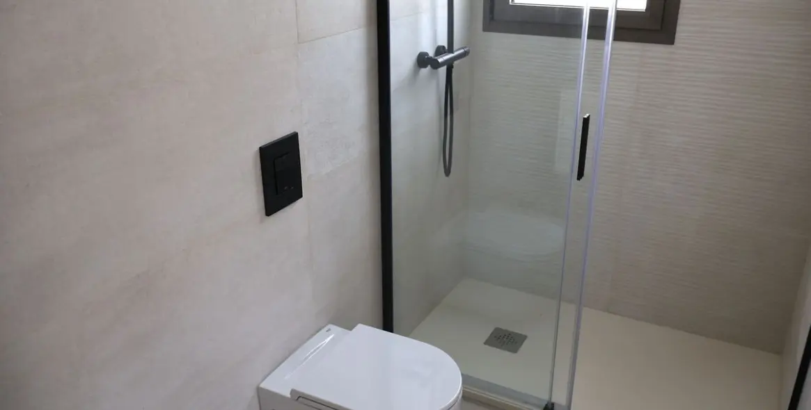 Venta de apartamento en planta baja en Estepona 8