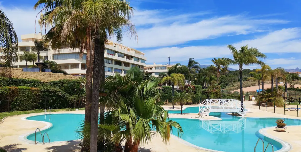 Venta de apartamento en planta media en Mijas Costa 1