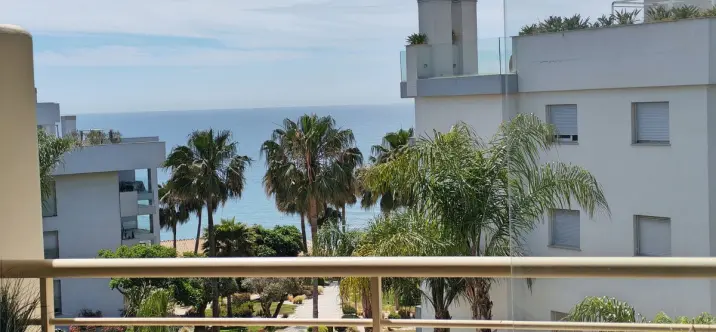 Venta de apartamento en planta media en Mijas Costa 1
