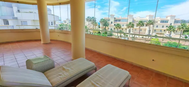 Venta de apartamento en planta media en Mijas Costa 3