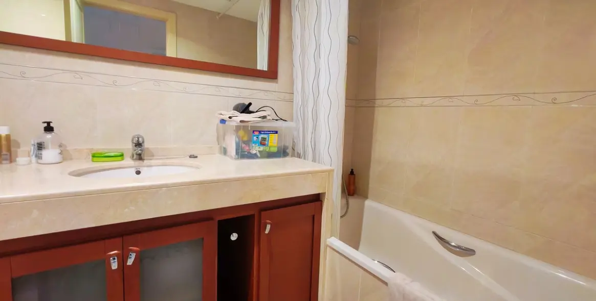 Venta de apartamento en planta media en Mijas Costa 9