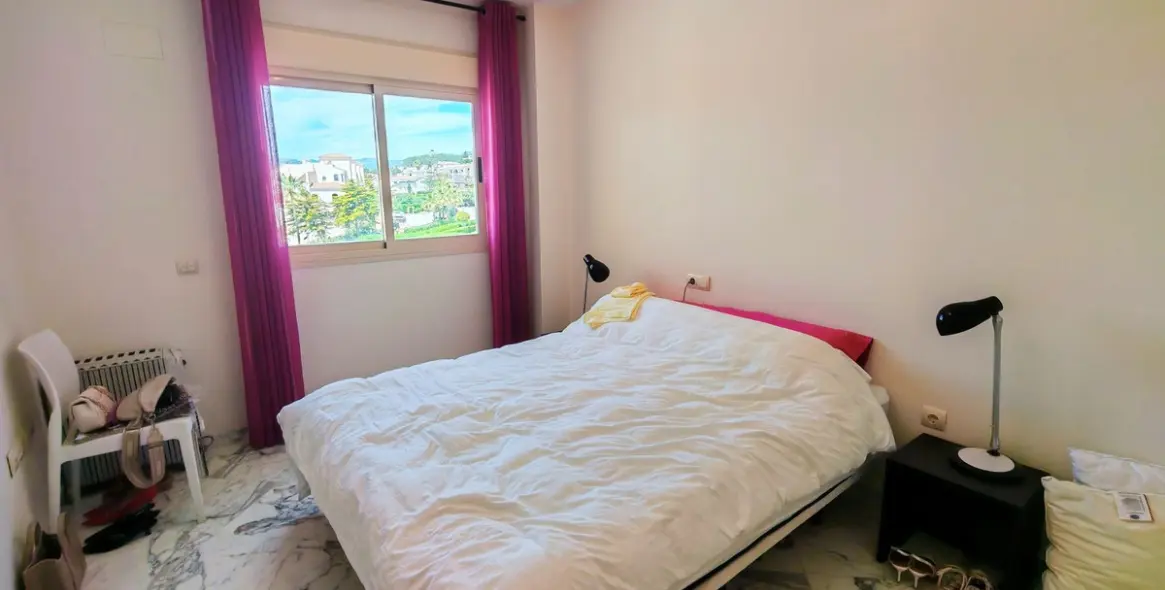 Venta de apartamento en planta media en Mijas Costa 10