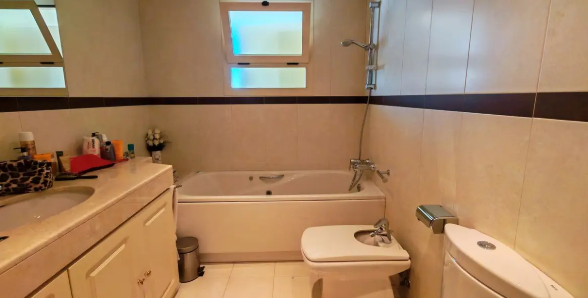 Venta de apartamento en planta media en Mijas Costa 11