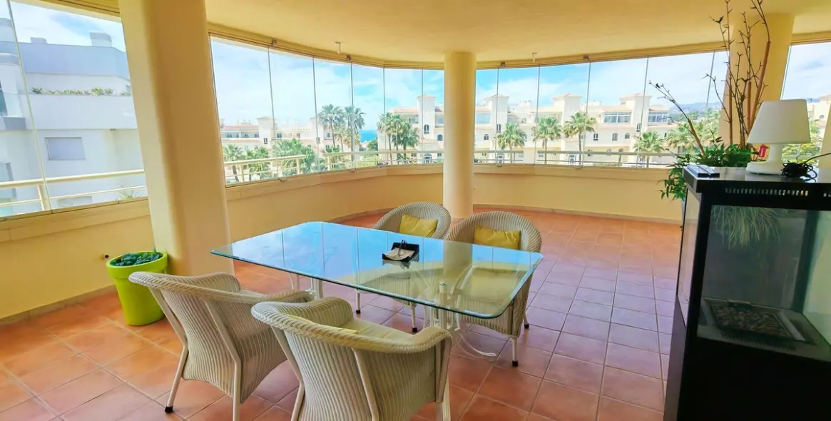 Venta de apartamento en planta media en Mijas Costa 16