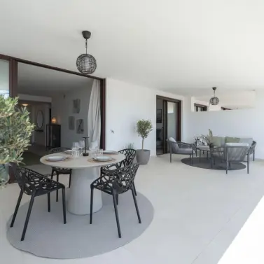 Venta de apartamento en planta media en Higueron