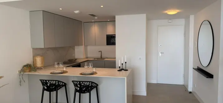Venta de apartamento en planta media en Higueron 4