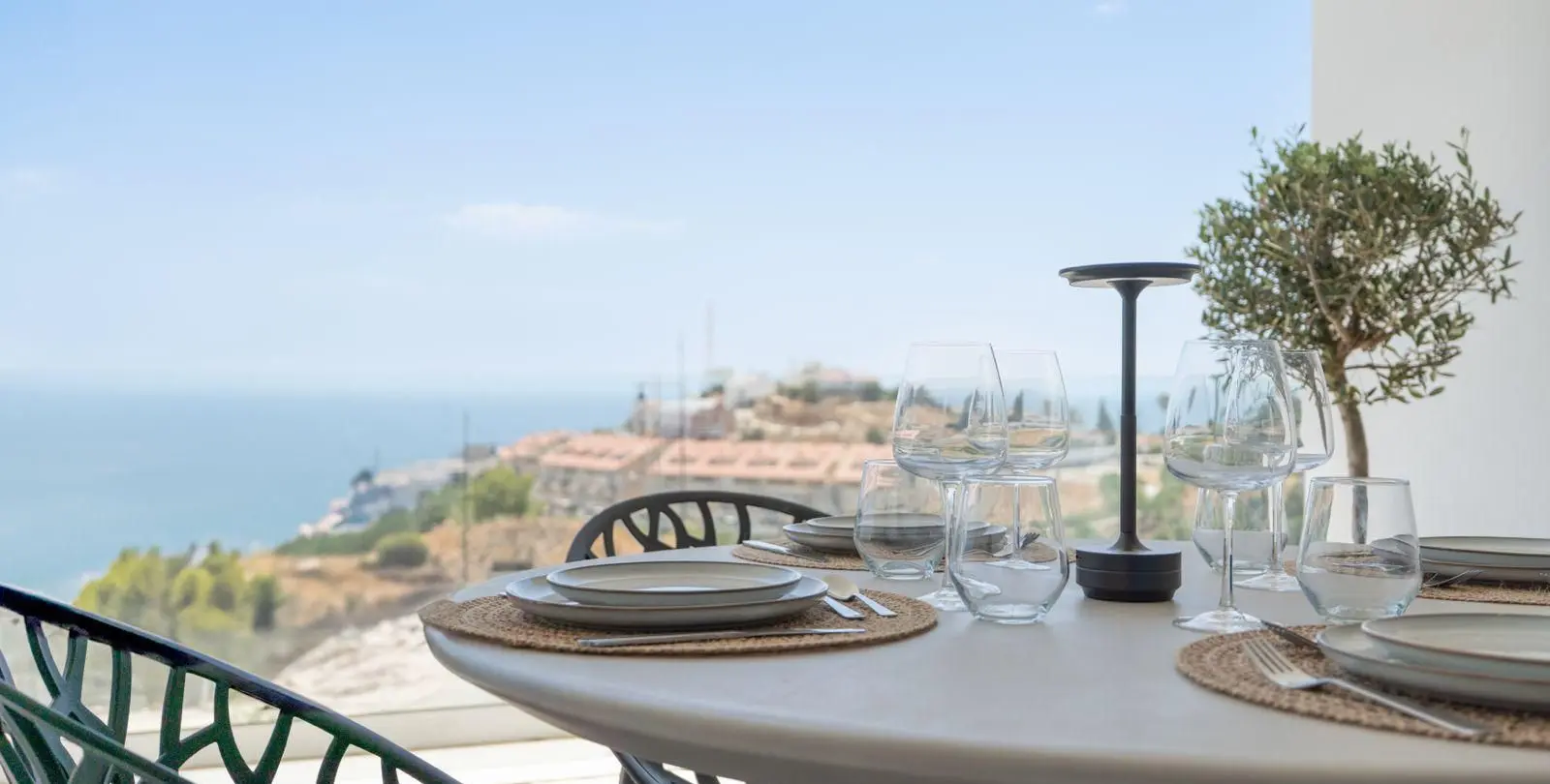 Sale of middle floor apartment in Higueron 4