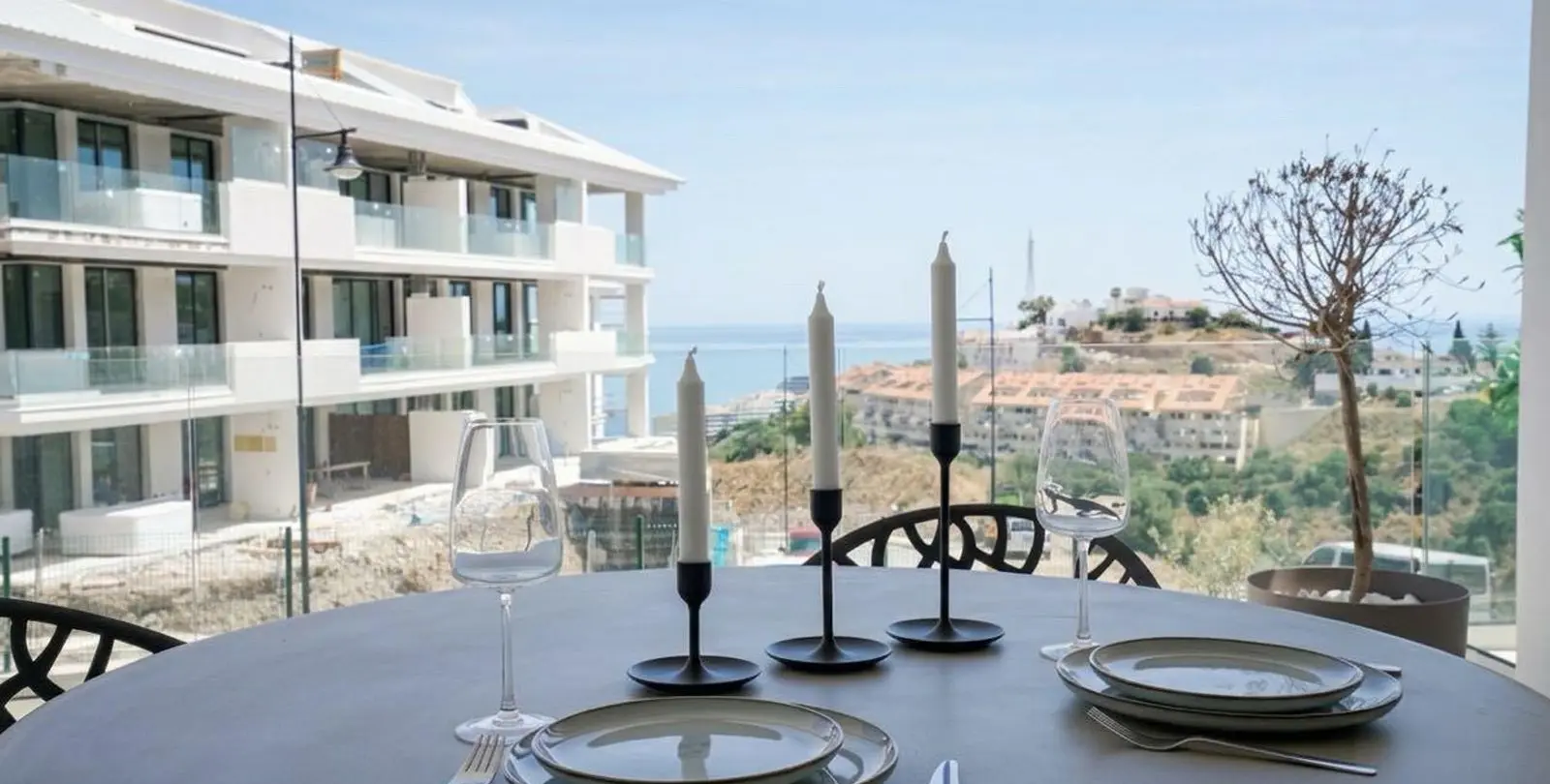 Sale of middle floor apartment in Higueron 6