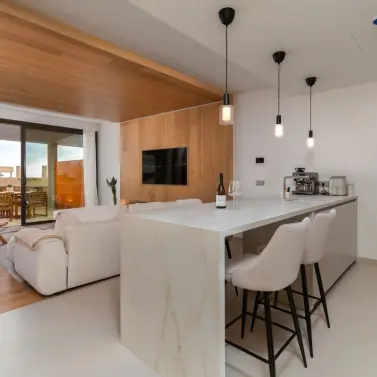 Venta de apartamento en planta media en Higueron