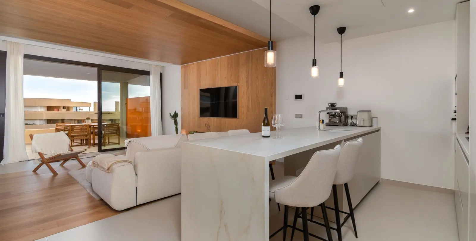 Venta de apartamento en planta media en Higueron 4