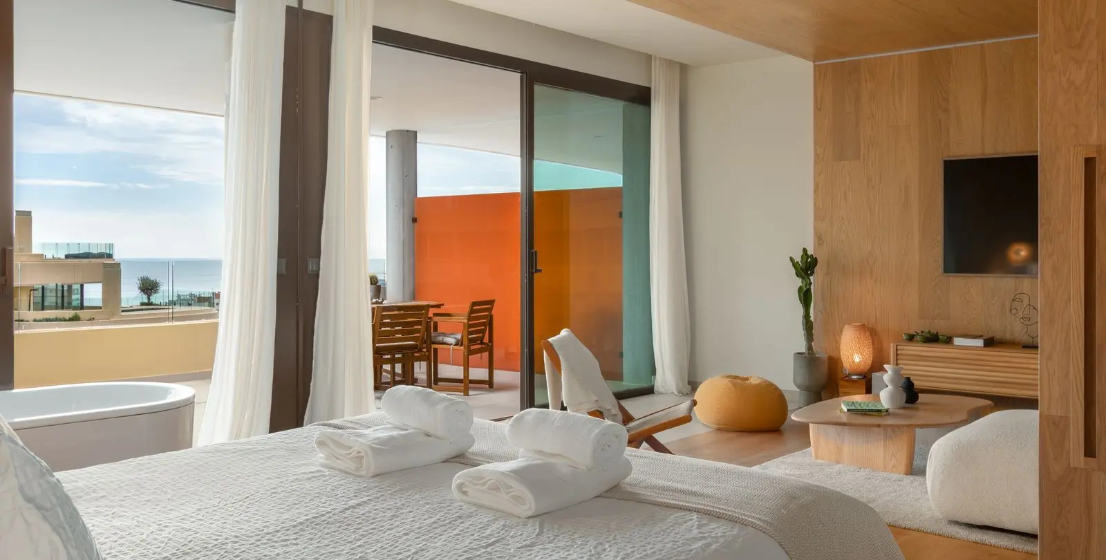 Venta de apartamento en planta media en Higueron 11