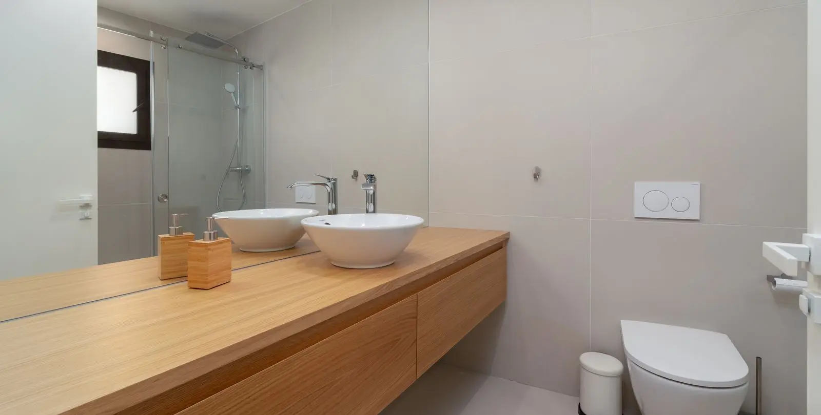 Venta de apartamento en planta media en Higueron 16