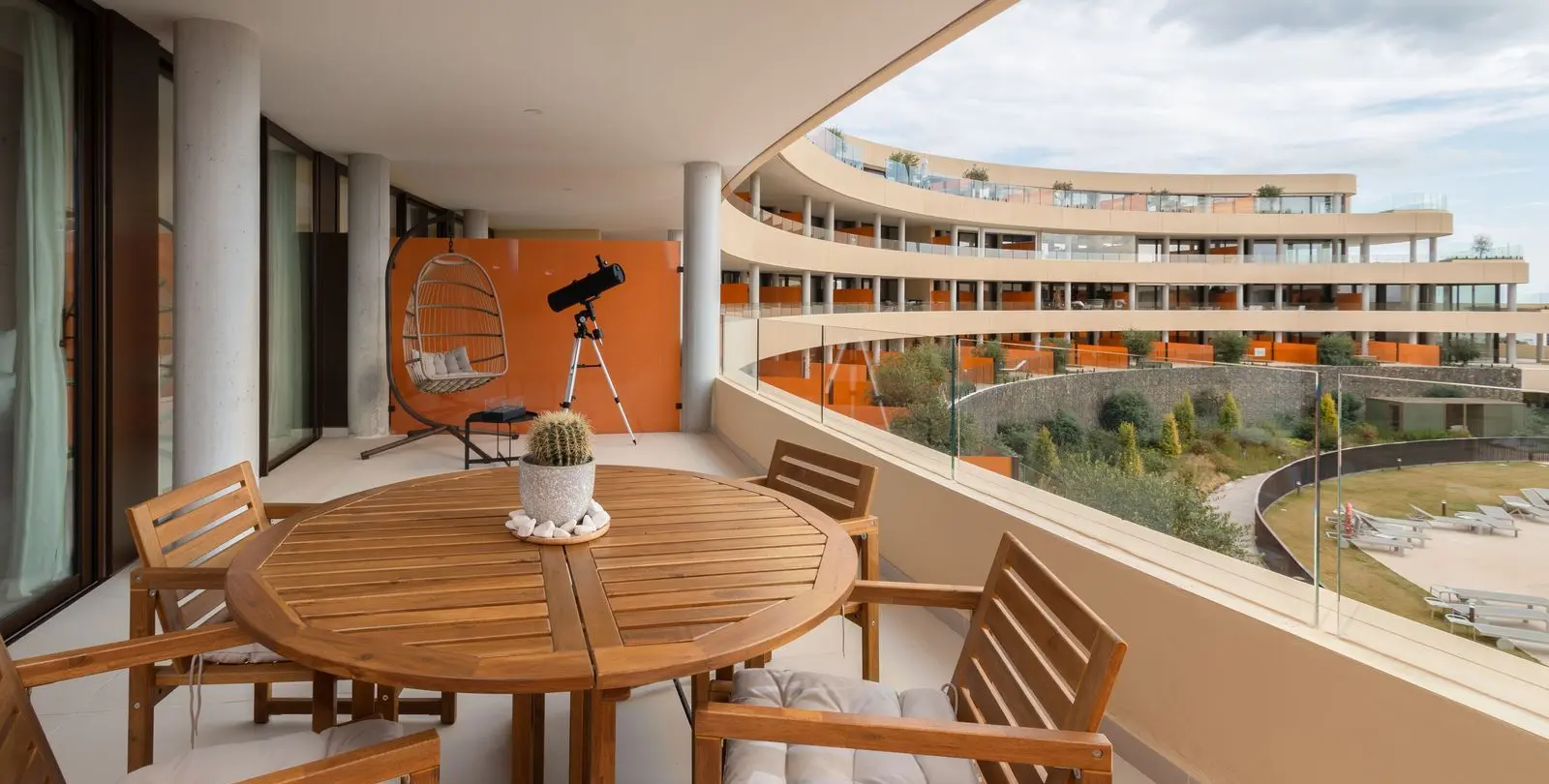 Venta de apartamento en planta media en Higueron 19