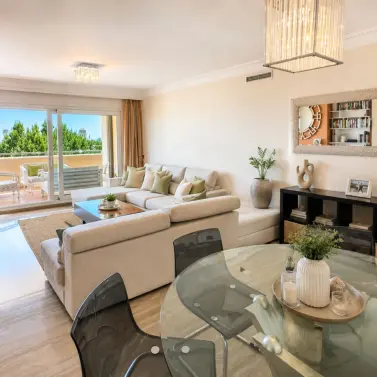 Venta de apartamento en planta media en Sierra Blanca