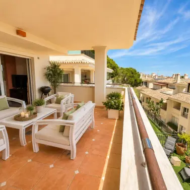 Venta de apartamento en planta media en Sierra Blanca