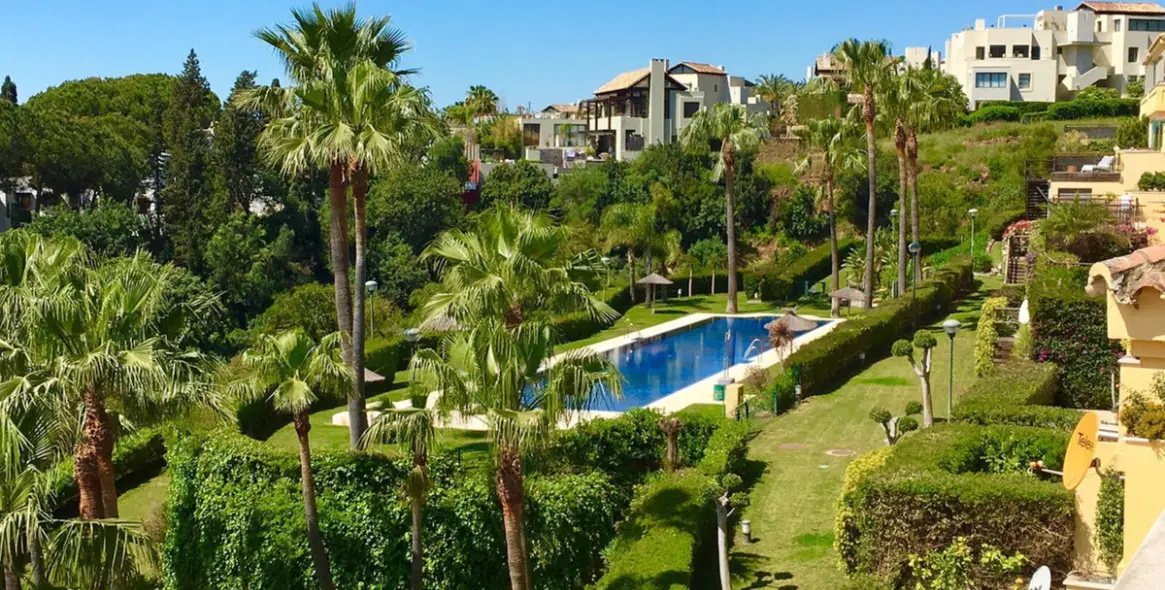 Venta de apartamento en planta media en Sierra Blanca 16