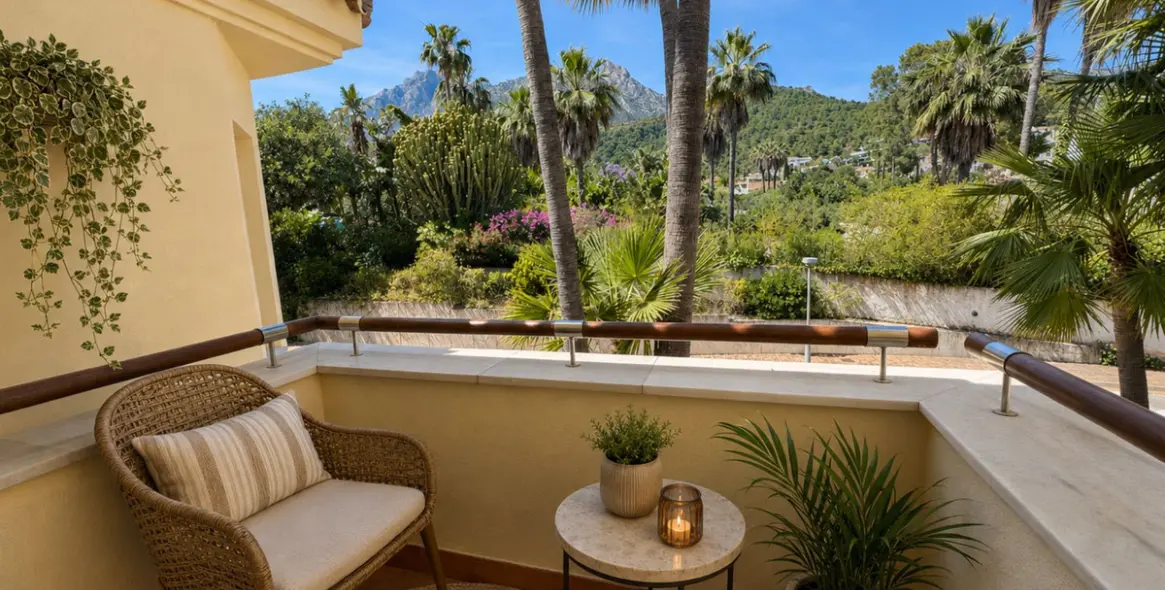 Venta de apartamento en planta media en Sierra Blanca 22