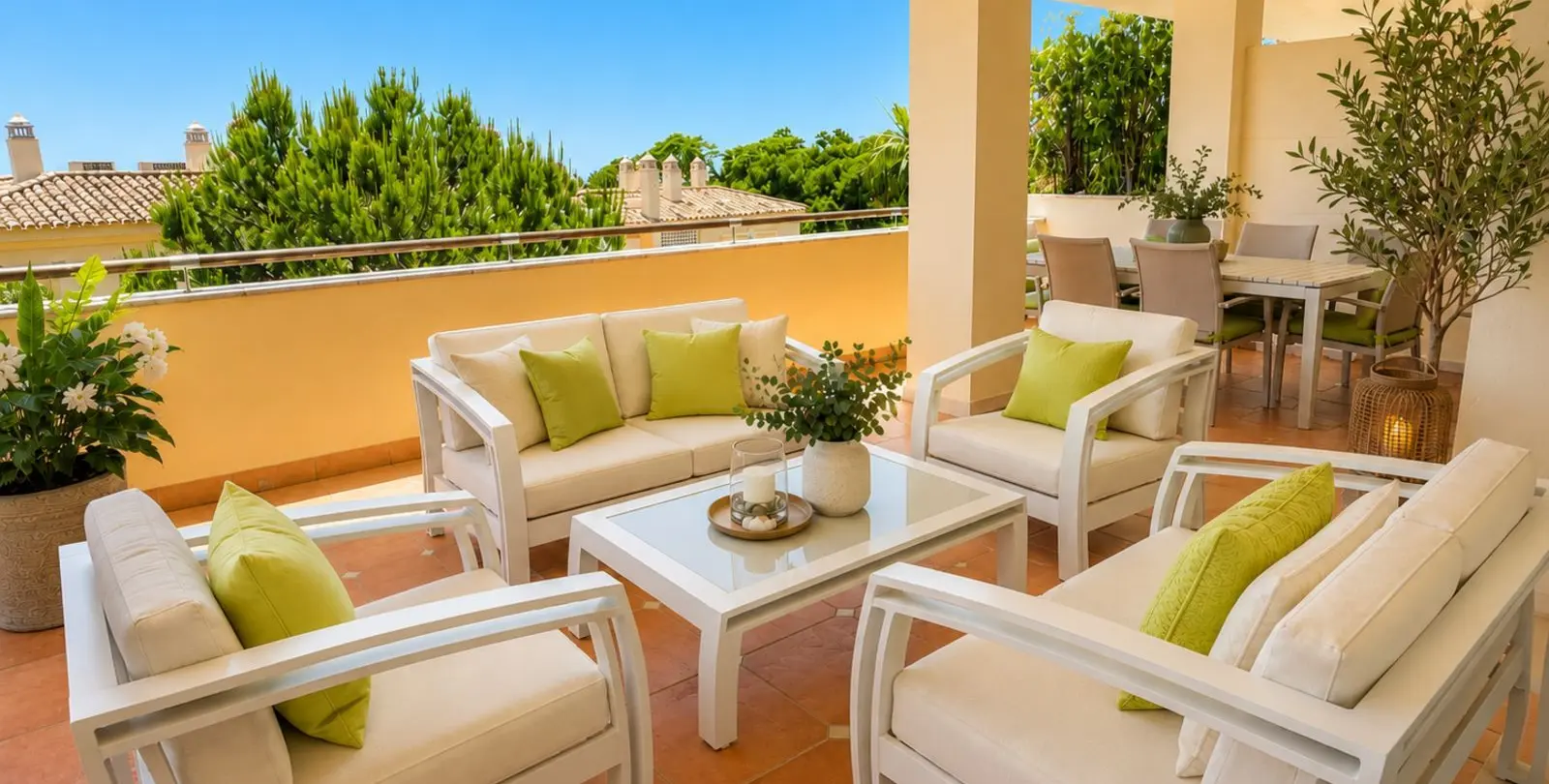 Sale of middle floor apartment in Sierra Blanca 2