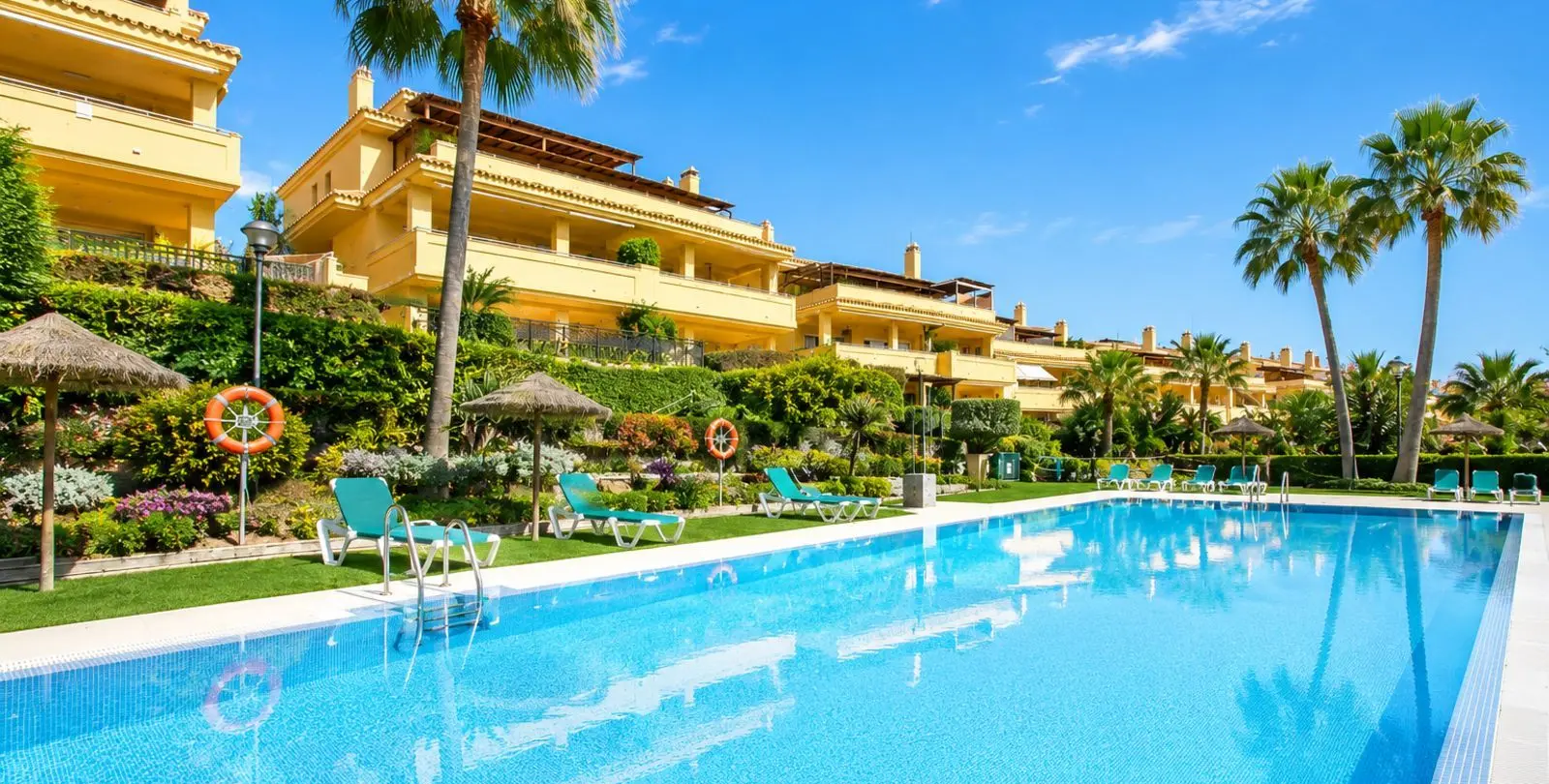 Sale of middle floor apartment in Sierra Blanca 6