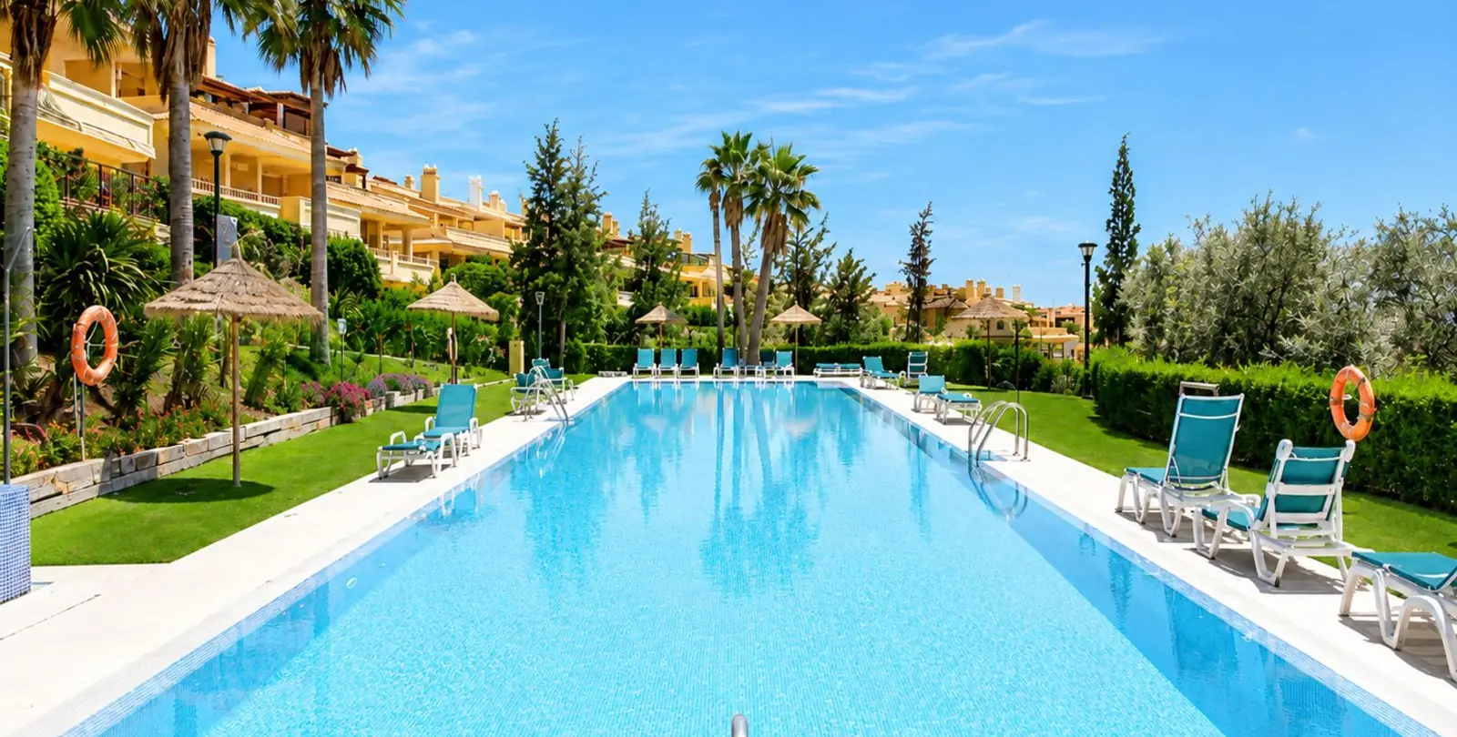 Sale of middle floor apartment in Sierra Blanca 8