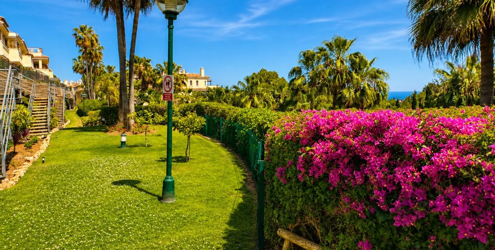 Sale of middle floor apartment in Sierra Blanca 23