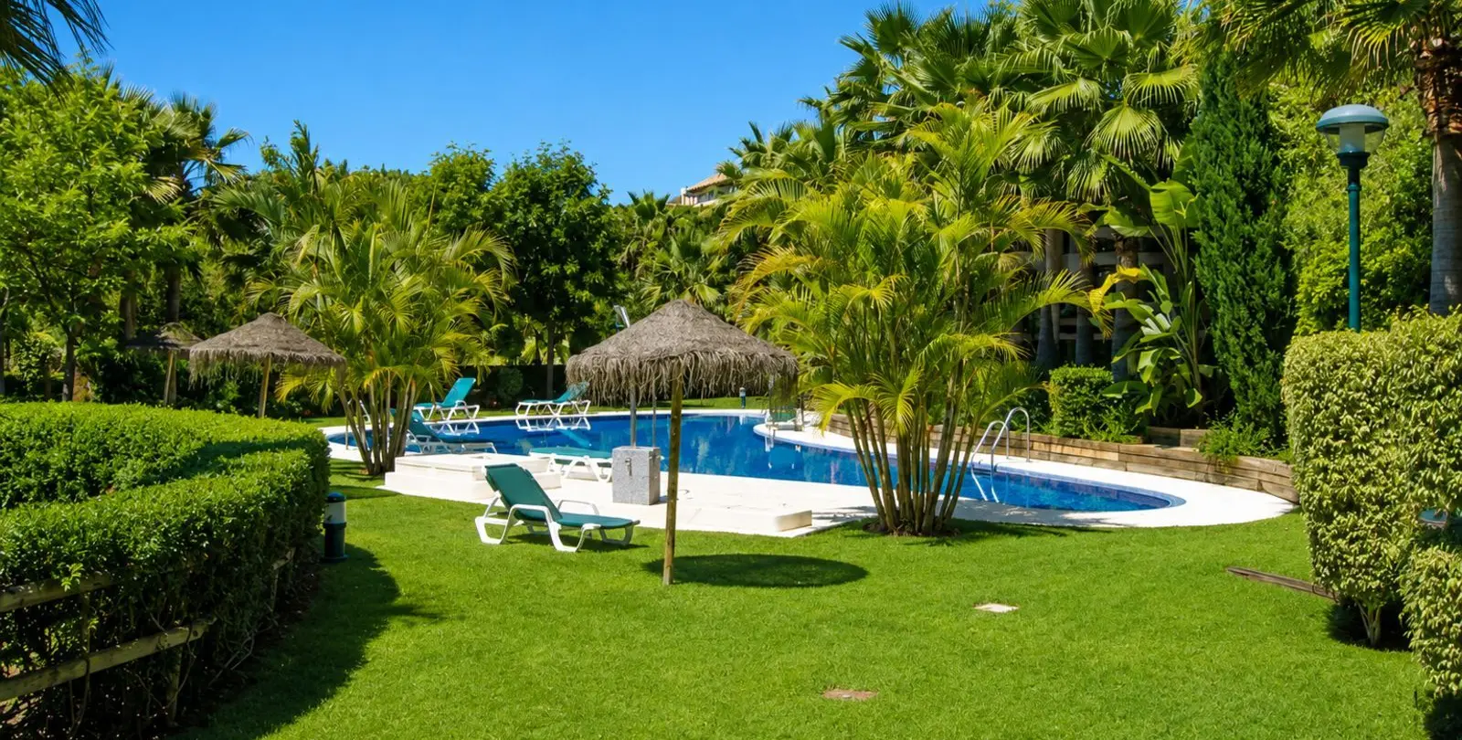Sale of middle floor apartment in Sierra Blanca 26