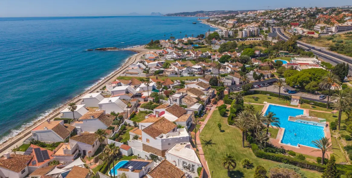 Venta de villa independiente en Estepona 2