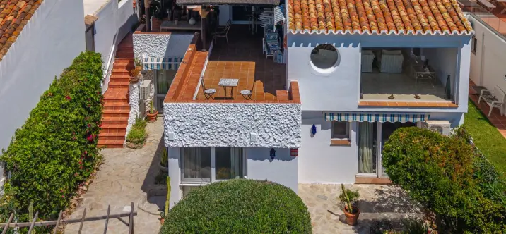 Venta de villa independiente en Estepona 3