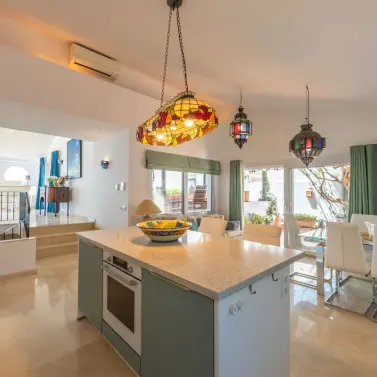 Venta de villa independiente en Estepona