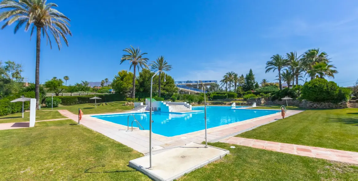 Venta de villa independiente en Estepona 8