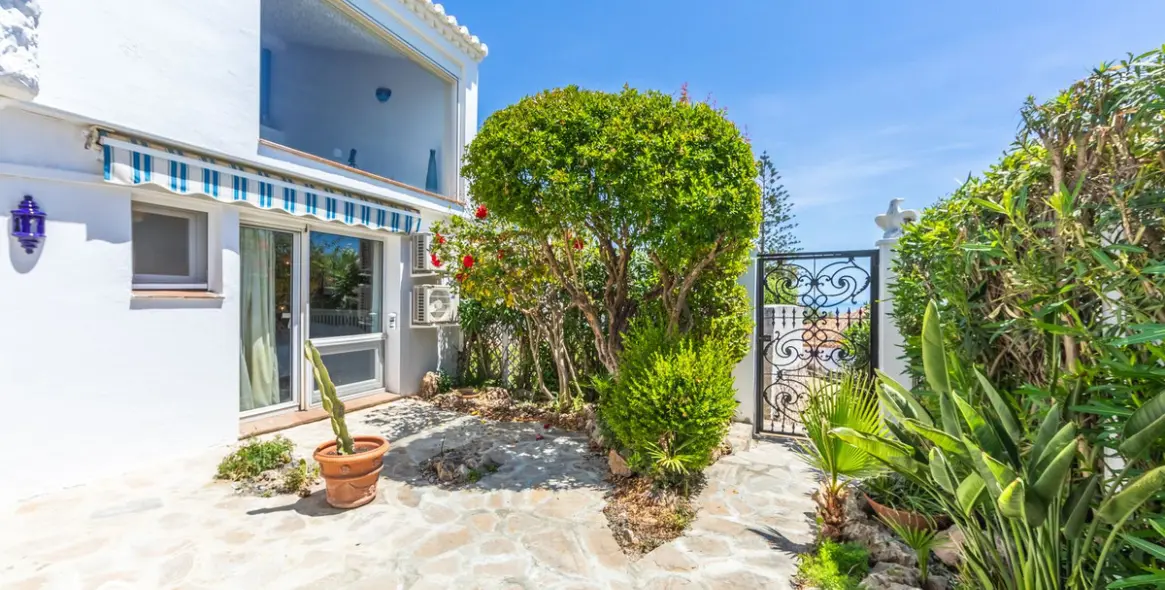 Venta de villa independiente en Estepona 10