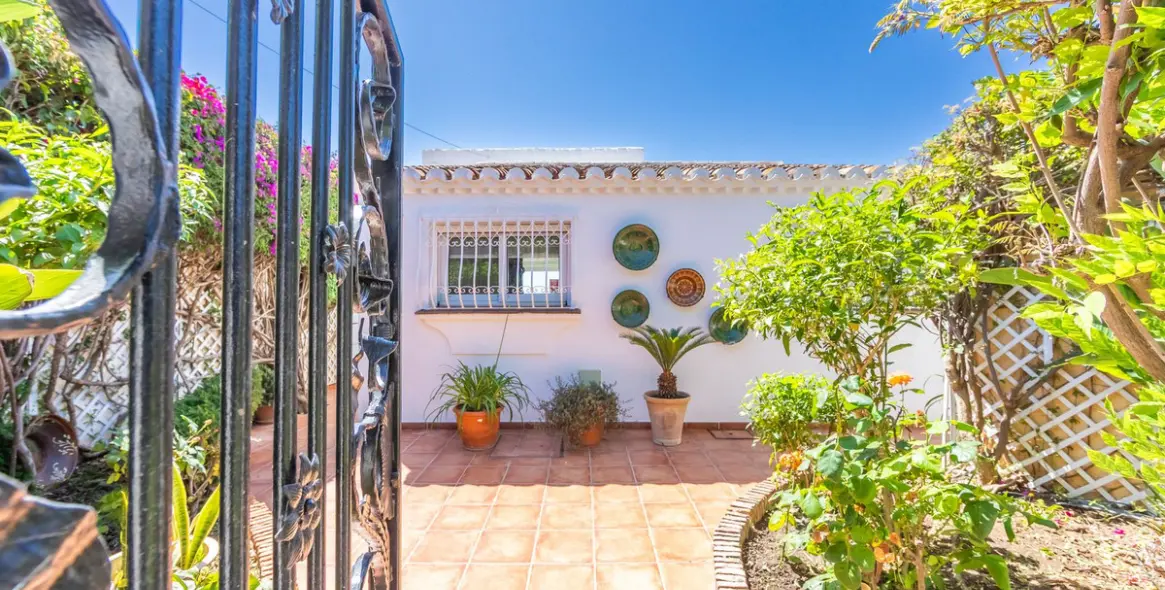 Venta de villa independiente en Estepona 12