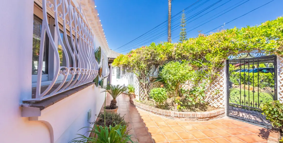 Venta de villa independiente en Estepona 13
