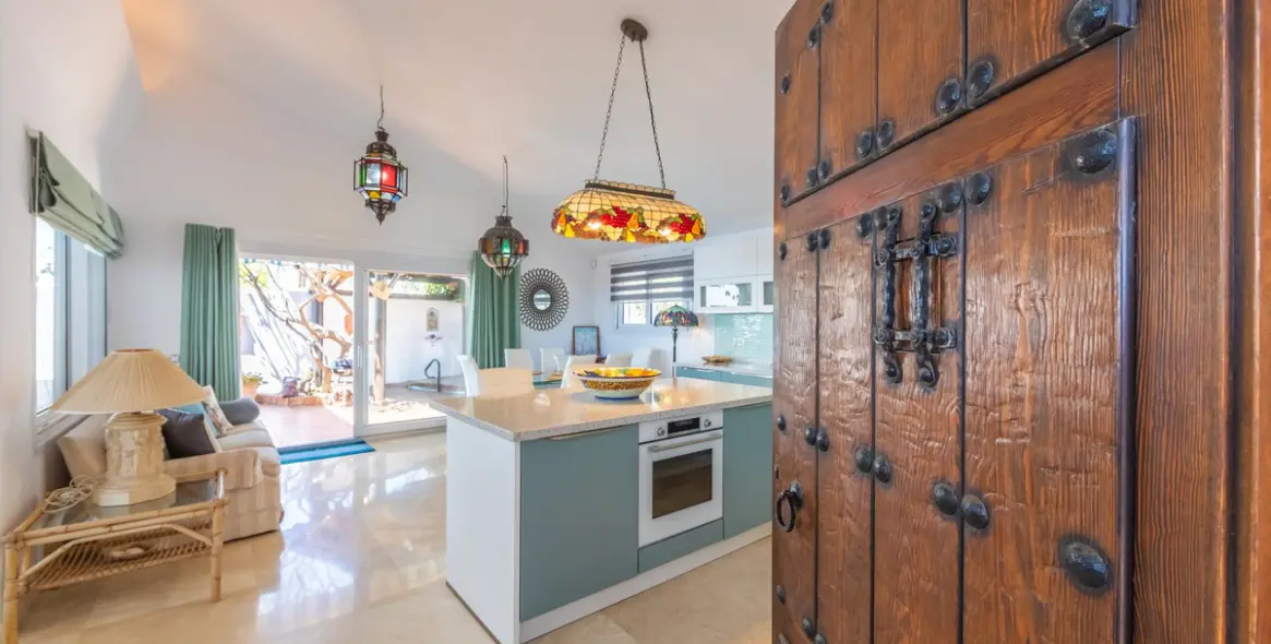 Venta de villa independiente en Estepona 16