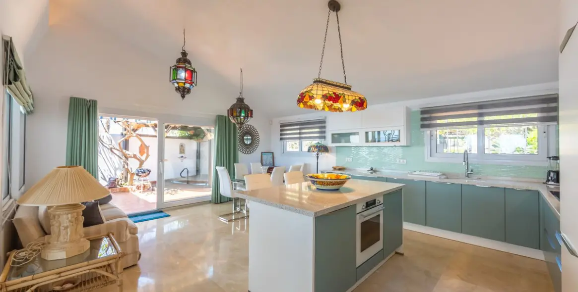Venta de villa independiente en Estepona 17
