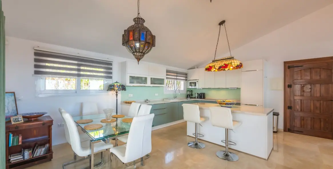 Venta de villa independiente en Estepona 18