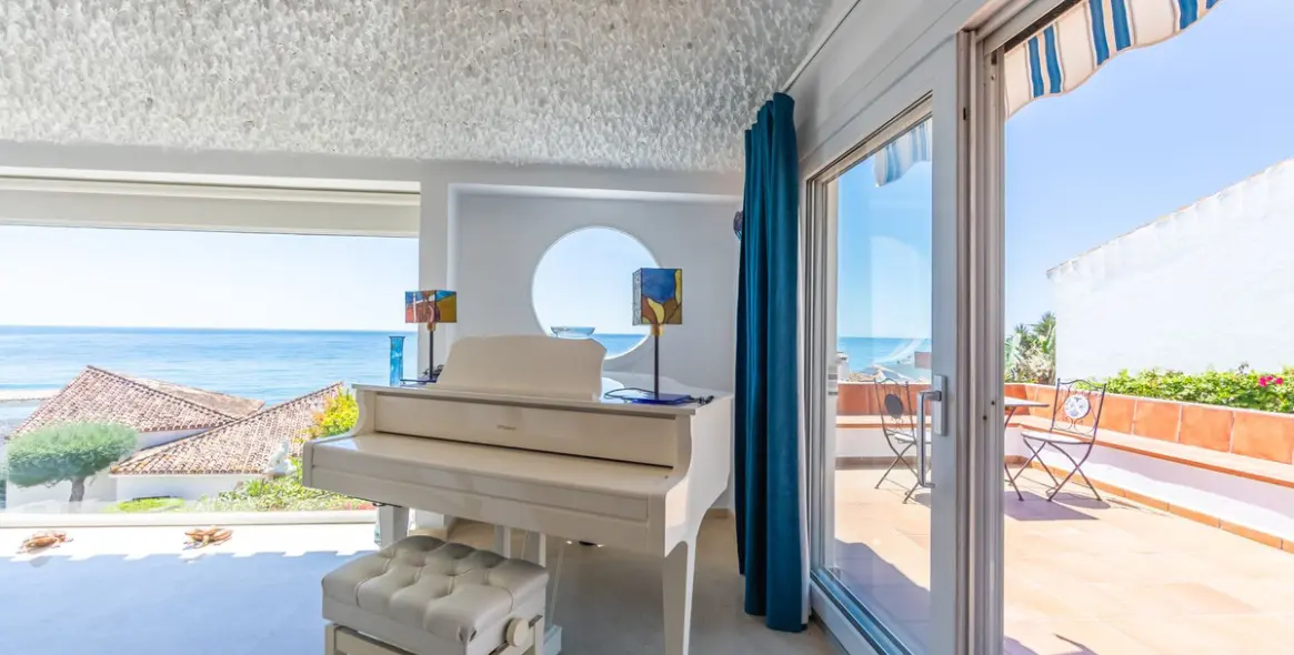 Venta de villa independiente en Estepona 32