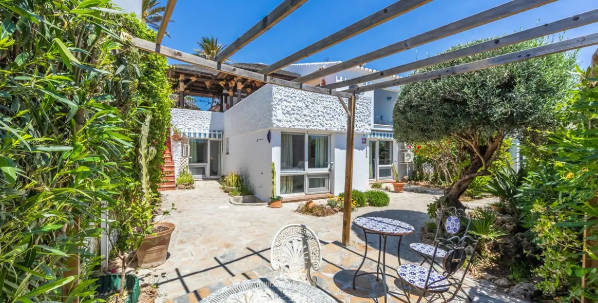 Venta de villa independiente en Estepona 42