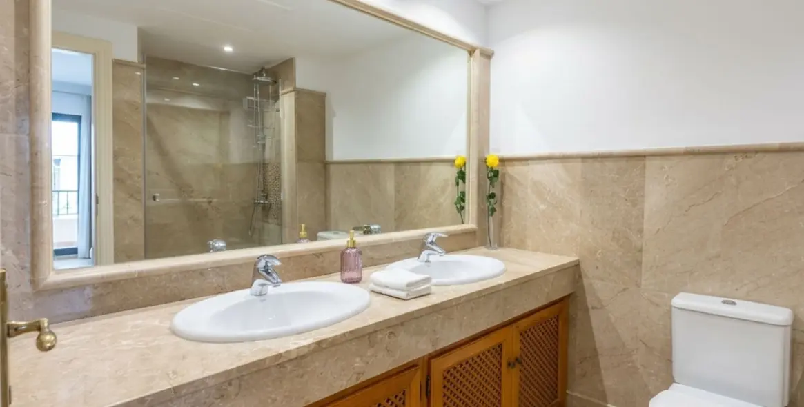 Long-term rent of middle floor apartment in Marbella 9