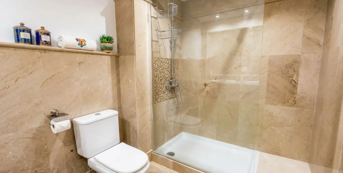 Long-term rent of middle floor apartment in Marbella 10