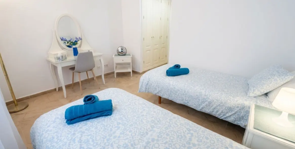 Long-term rent of middle floor apartment in Marbella 12