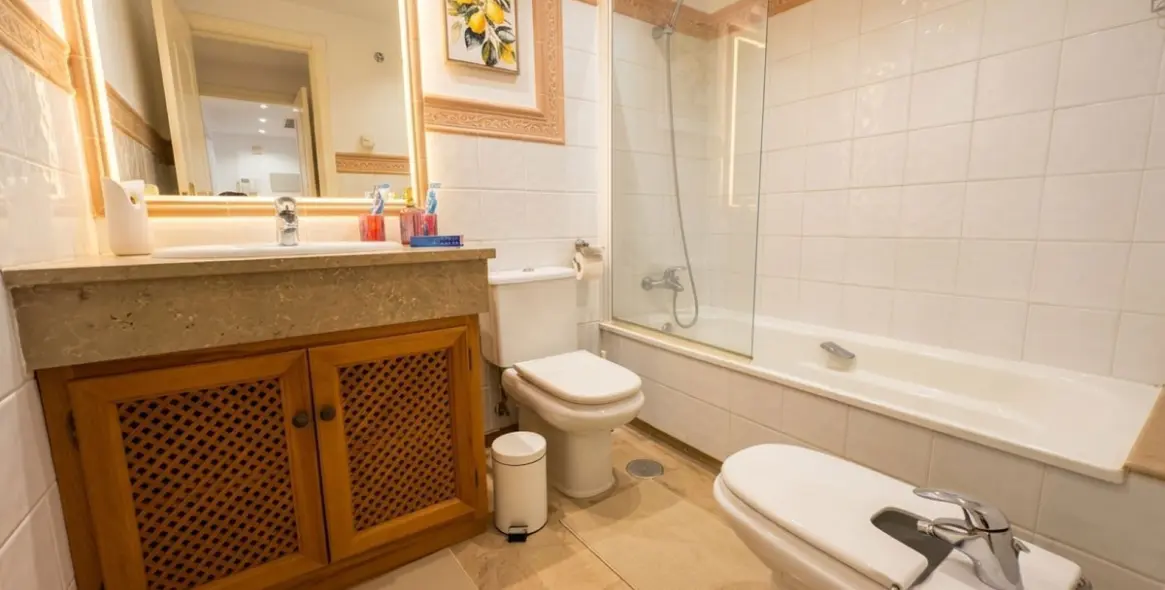 Long-term rent of middle floor apartment in Marbella 13