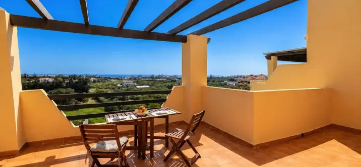 Venta de ático dúplex en Selwo 0