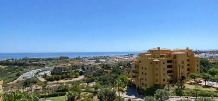Sale of penthouse duplex in Estepona 0