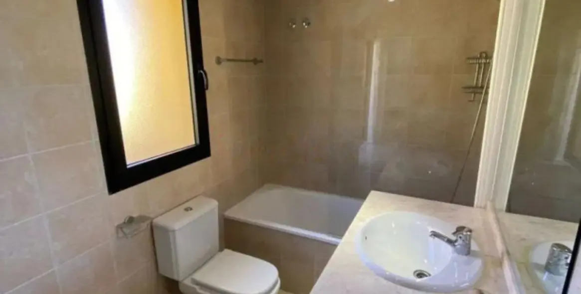 Sale of penthouse duplex in Estepona 21