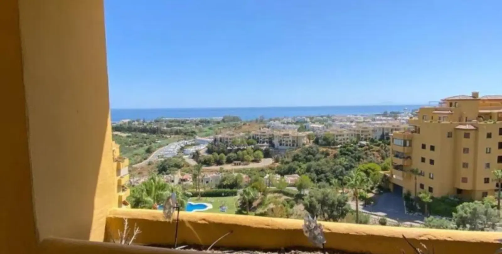 Sale of penthouse duplex in Estepona 7