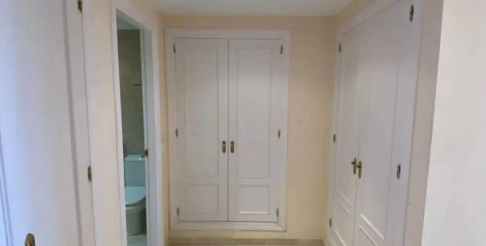 Sale of penthouse duplex in Estepona 24