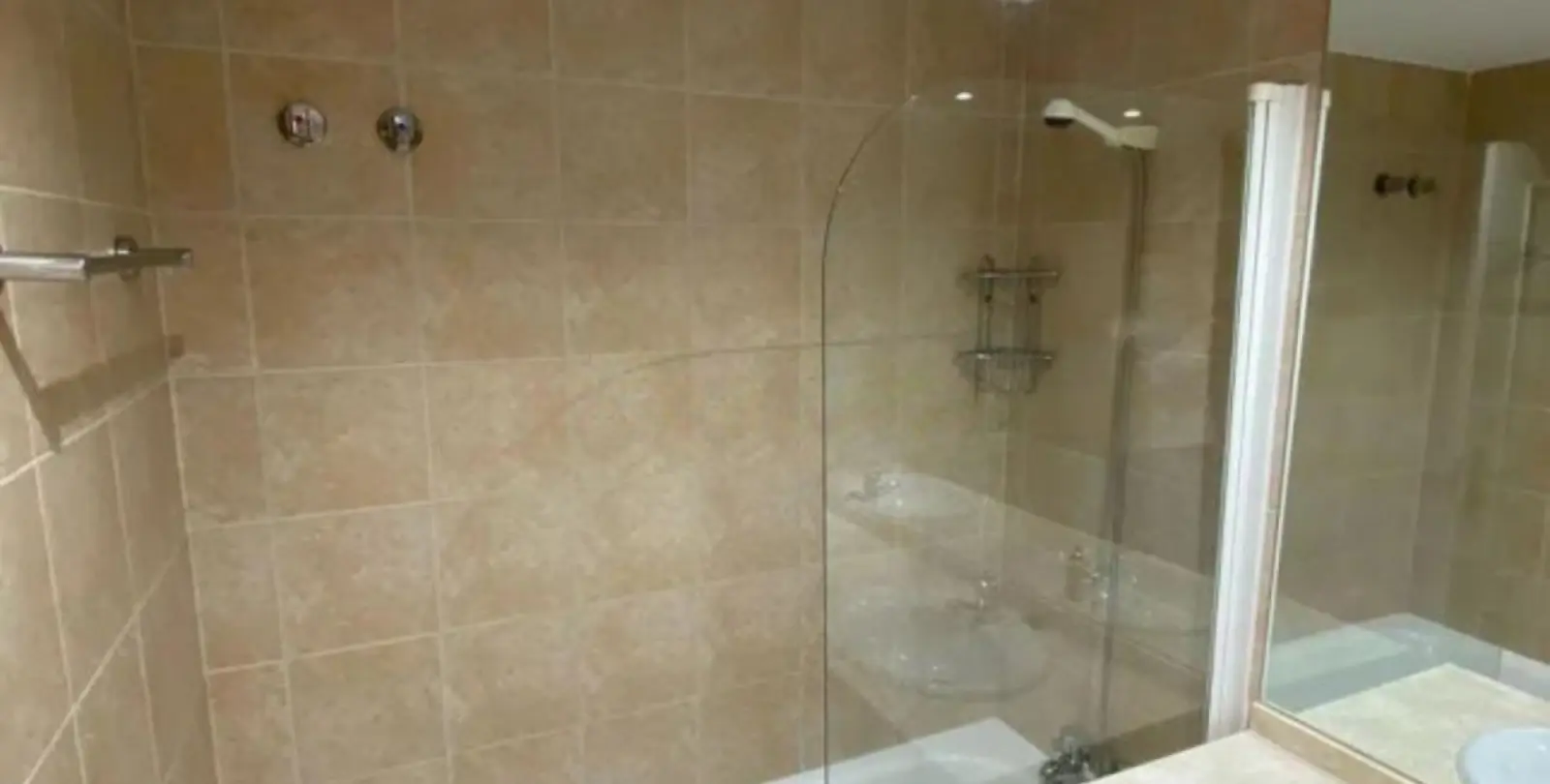 Sale of penthouse duplex in Estepona 27