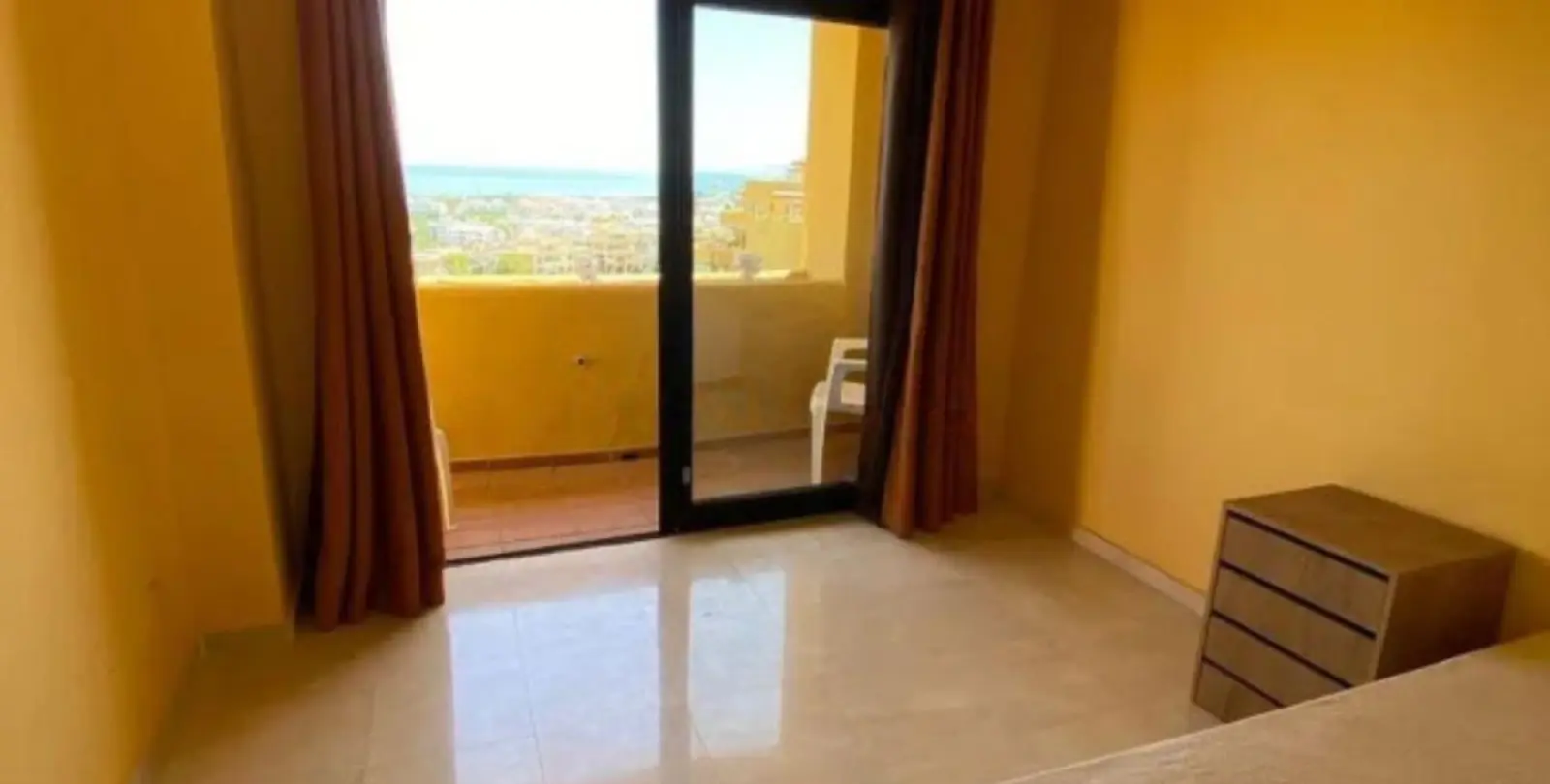 Sale of penthouse duplex in Estepona 29