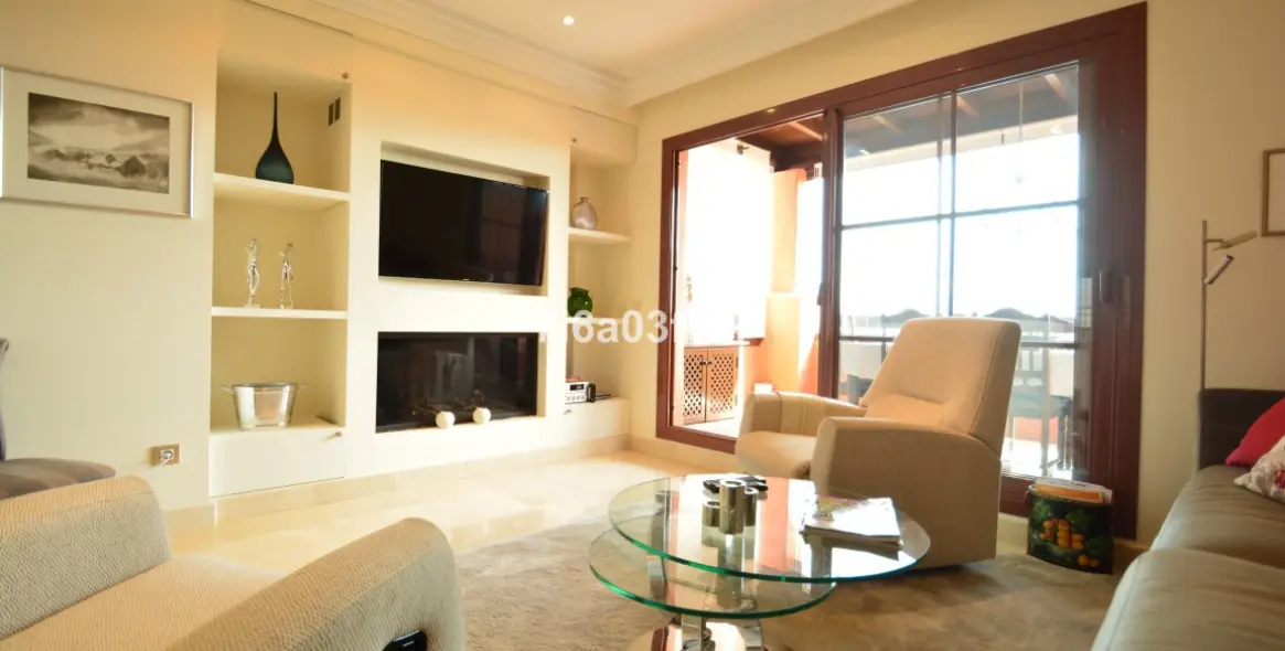 Short-term rent of penthouse in Benahavís 4